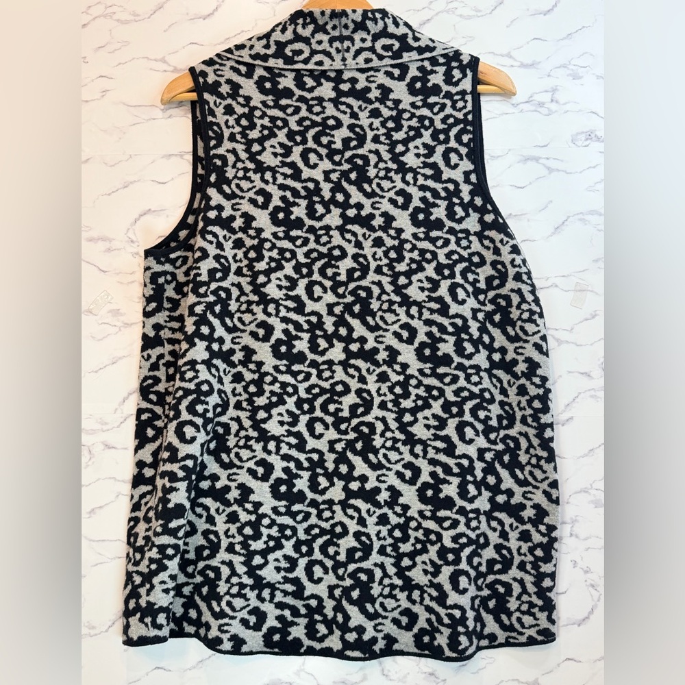 Cato Leopard Print Sleeveless Black and Gray Sweater Vest XL - Picture 2 of 7